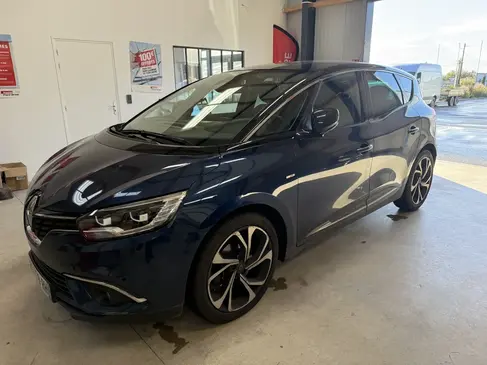 changement-de-pare-brise-renault-scenic-rapid-pare-brise-landerneau.webp