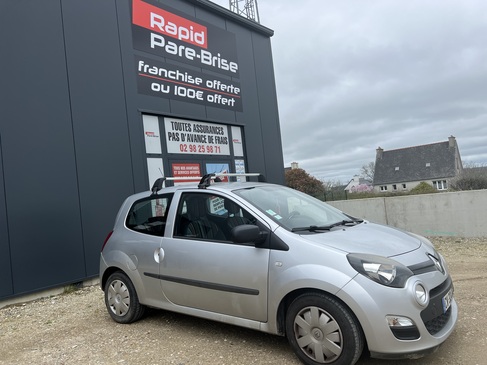 changement de pare brise RENAULT TWINGO 2 RAPID PARE BRISE LANDERNEAU.jpg