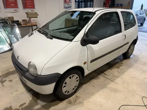 changement-de-pare-brise-renault-twingo-2-rapid-pare-brise-landerneau.webp