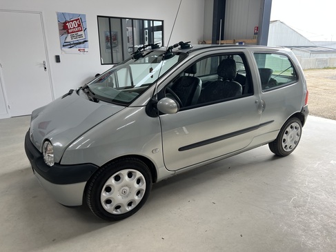 changement de pare brise RENAULT TWINGO RAPID PARE BRISE LANDERNEAU.jpg