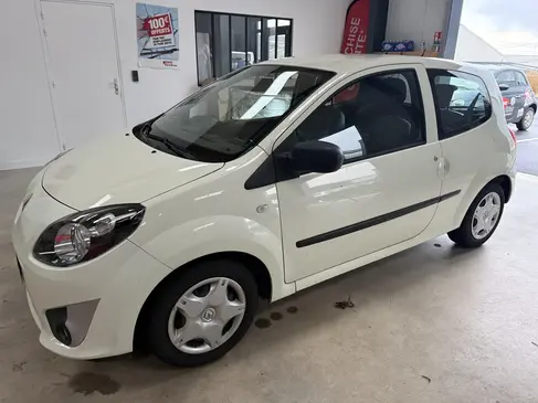 changement-de-pare-brise-renault-twingo-rapid-pare-brise-landerneau.webp