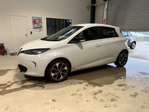 changement de pare brise RENAULT ZOE electrique RAPID PARE BRISE LANDERNEAU.jpg