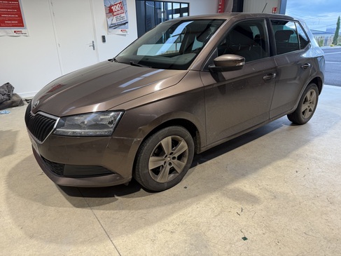 changement de pare brise  SKODA FABIA PICASSO RAPID PARE BRISE LANDERNEAU.jpg