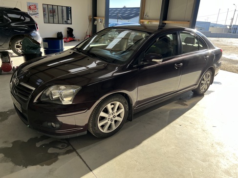 changement de pare brise TOYATA AVENSIS 2 RAPID PARE BRISE LANDERNEAU.jpg