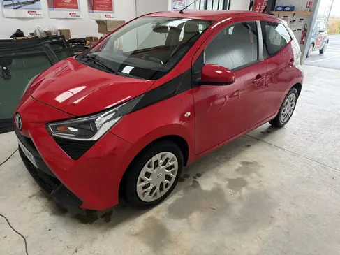 changement-de-pare-brise-toyota-aygo-rapid-pare-brise-landerneau_1.webp