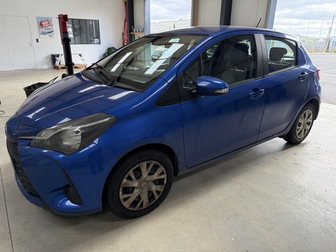 changement de pare brise  TOYOTA YARIS RAPID PARE BRISE LANDERNEAU.jpg