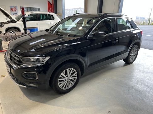 changement de PARE BRISE Volkswagen T ROC RAPID PARE BRISE LANDERNEAU  A DOMICILE.jpg