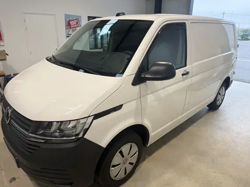 changement-de-pare-brise-volkswagen-transporter-t6-rapid-pare-brise-landerneau.webp