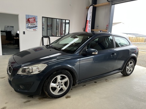 changement de pare brise VOLVO C30 RAPID PARE BRISE LANDERNEAU.jpg