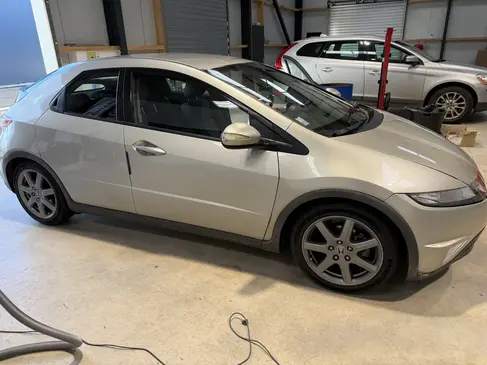 changement-de-vitre-lateral-honda-civic-rapid-pare-brise-landerneau.webp