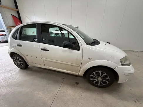 changement-de-vitre-triange-custode-citroen-c3-rapid-pare-brise-landerneau.webp